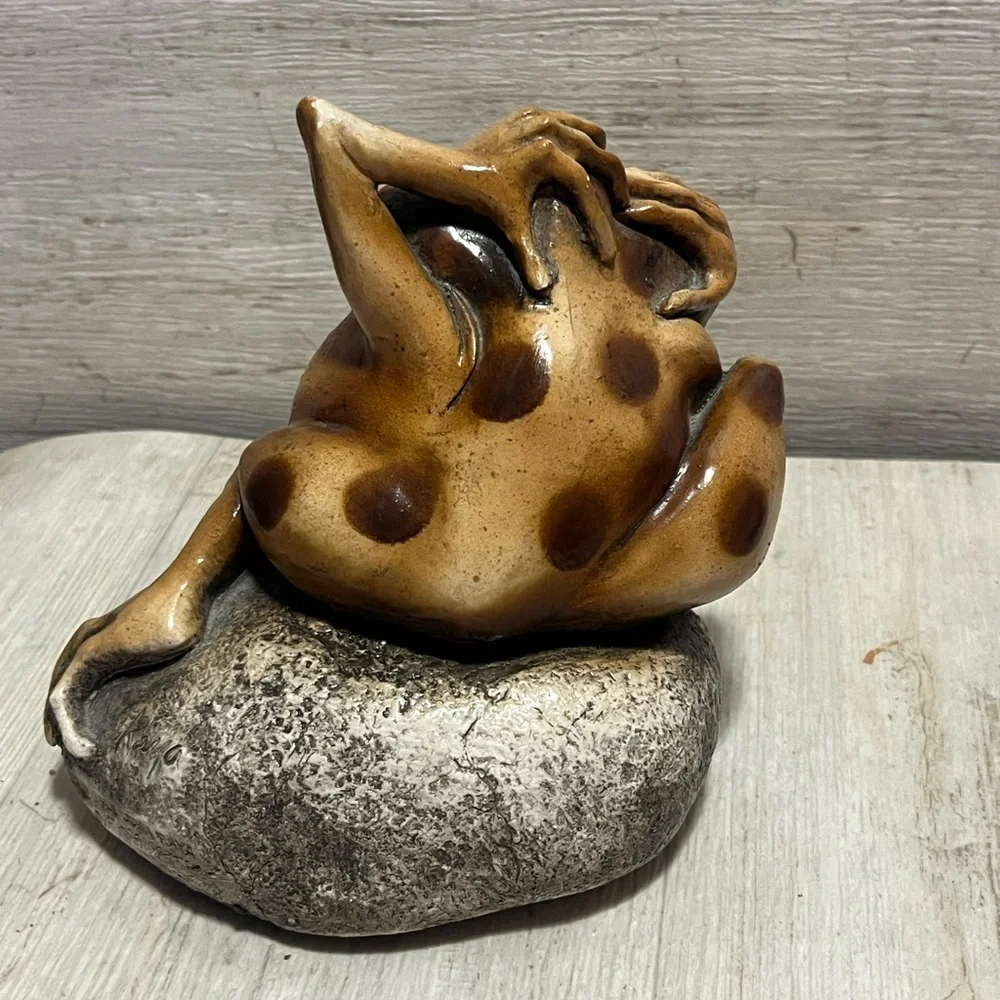 John Raya Beasties of the‎ Kingdom BROWN FLEETFOOT FROG Resin Figurine Retired